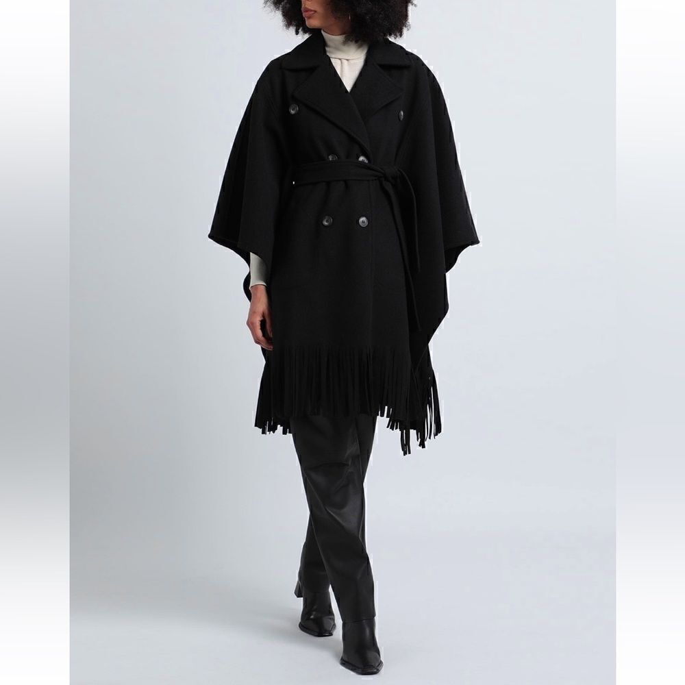 SILVIAN HEACH Cape